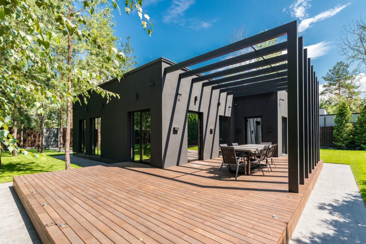 guide étape par étape et astuces incontournables pour Installer une terrasse en bois sur plots